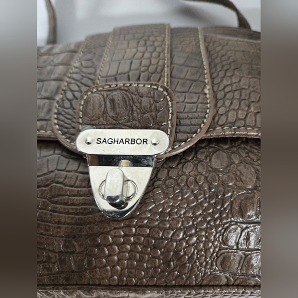 Sag Harbor Brown Shoulder Bag Purse  Croc Embossed Pattern - Picture 7 of 9